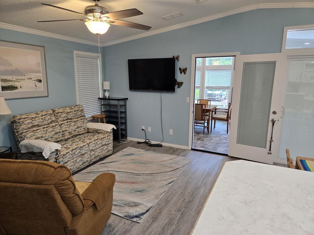 631 Andrew Ave - Photo 3 of 19