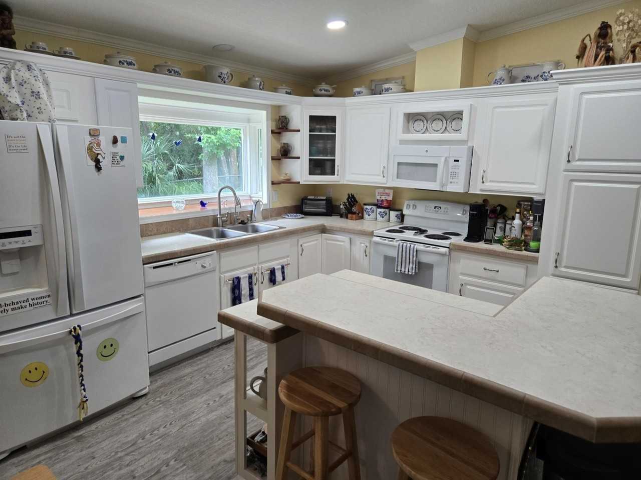 631 Andrew Ave - Photo 4 of 19