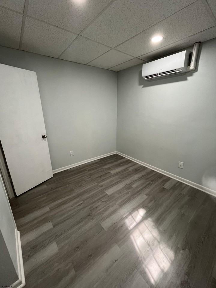 1731 Atlantic Ave - Photo 6 of 28