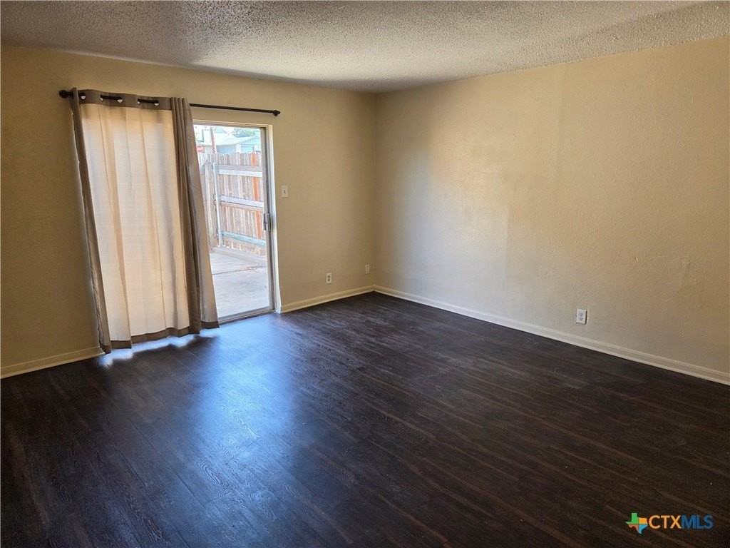 900 Ticonderoga Dr - Photo 5 of 12
