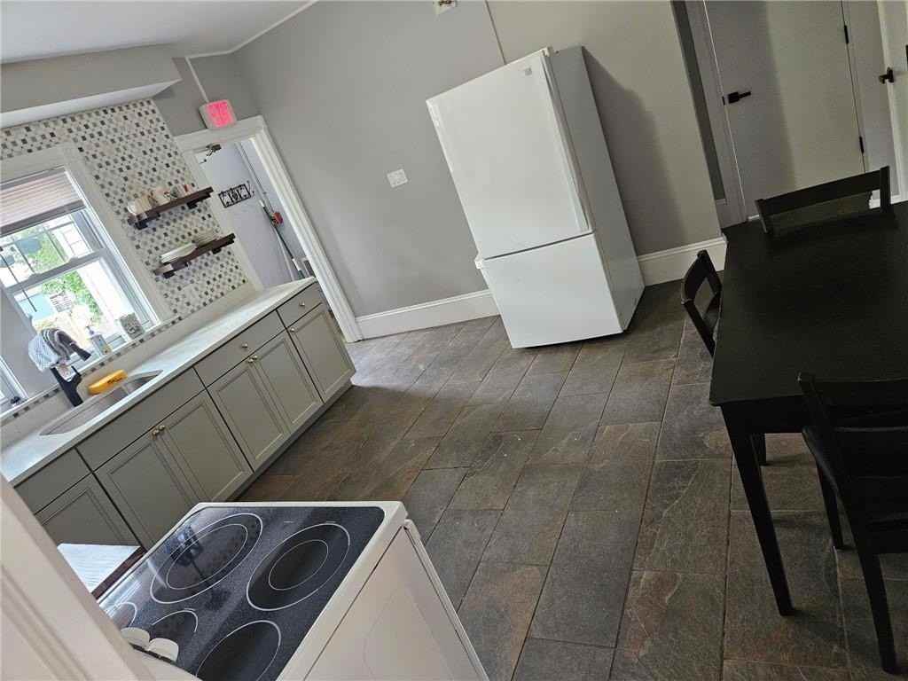 172 Central Ave - Photo 4 of 19