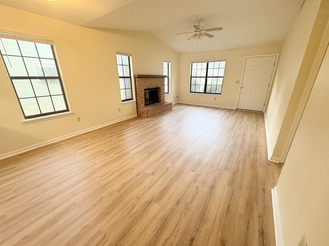 3417 Sedona Loop - Photo 4 of 24