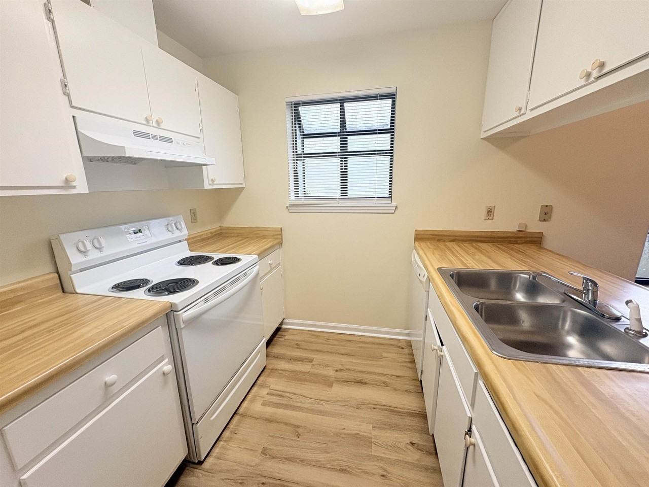 3417 Sedona Loop - Photo 6 of 24