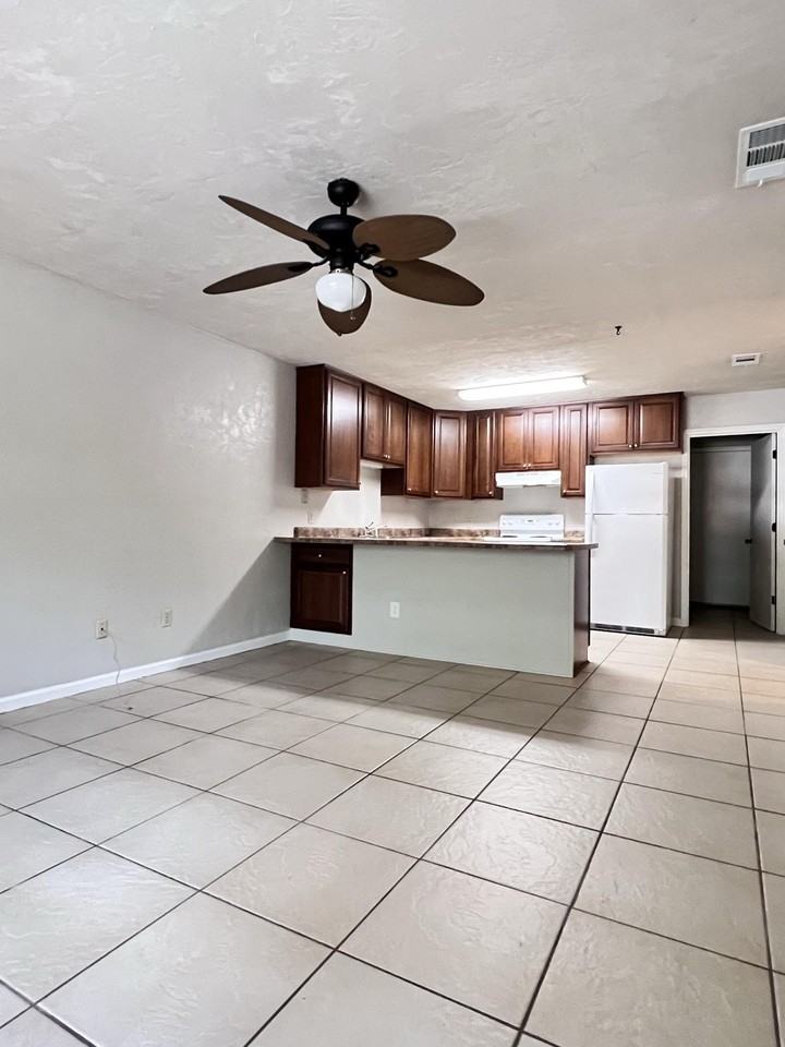 2884 Par Ln #B - Photo 3 of 23