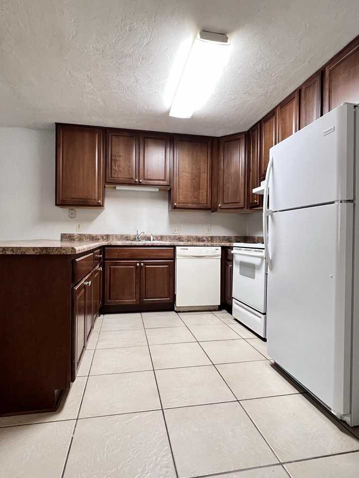 2884 Par Ln #B - Photo 4 of 23