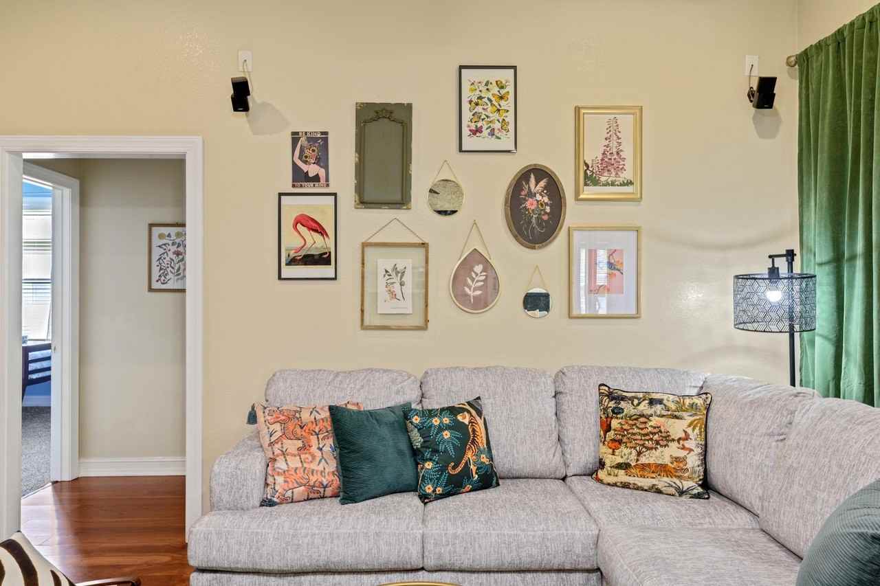 5697 Burnside Cir - Photo 7 of 46