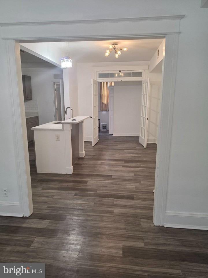 162 T St Ne - Photo 2 of 13