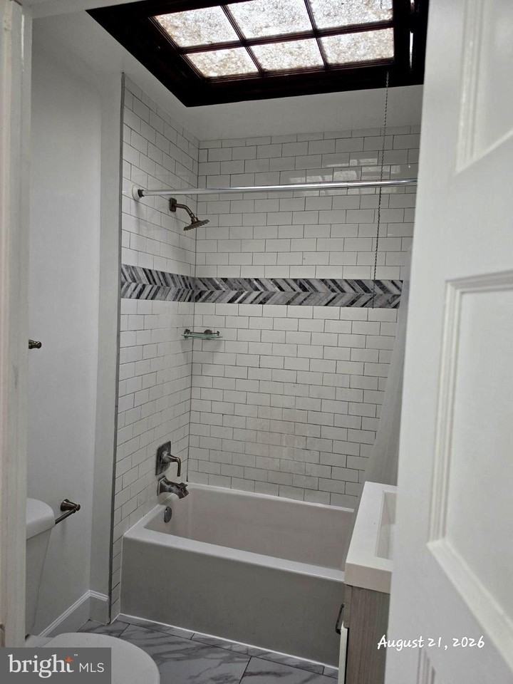 162 T St Ne - Photo 7 of 13