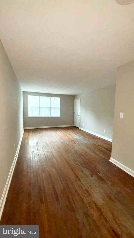 400 Chaplin St Se - Photo 3 of 6