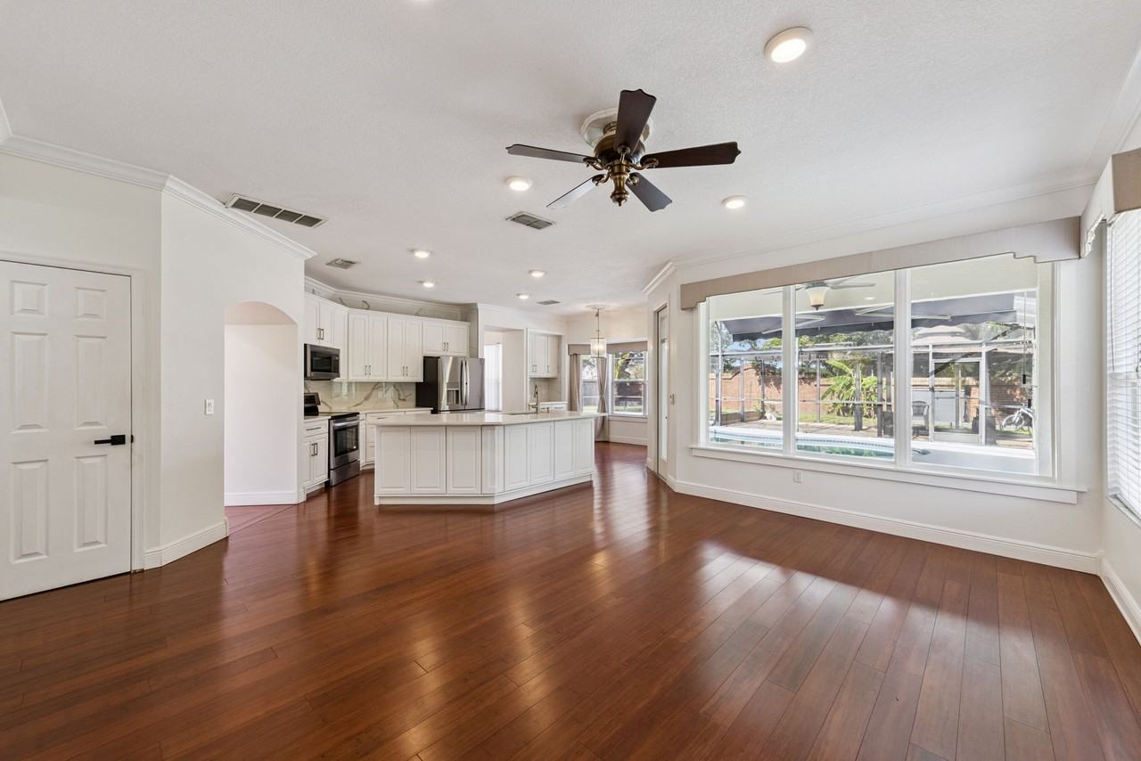 4920 Hook Hollow Cir #1 - Photo 6 of 32