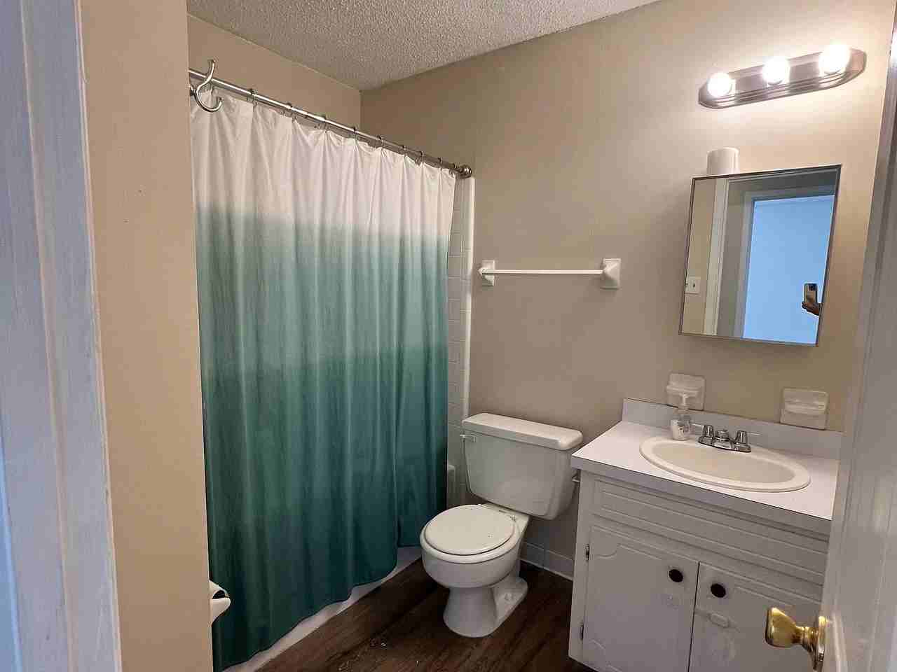 4216 Eleanor St - Photo 4 of 8