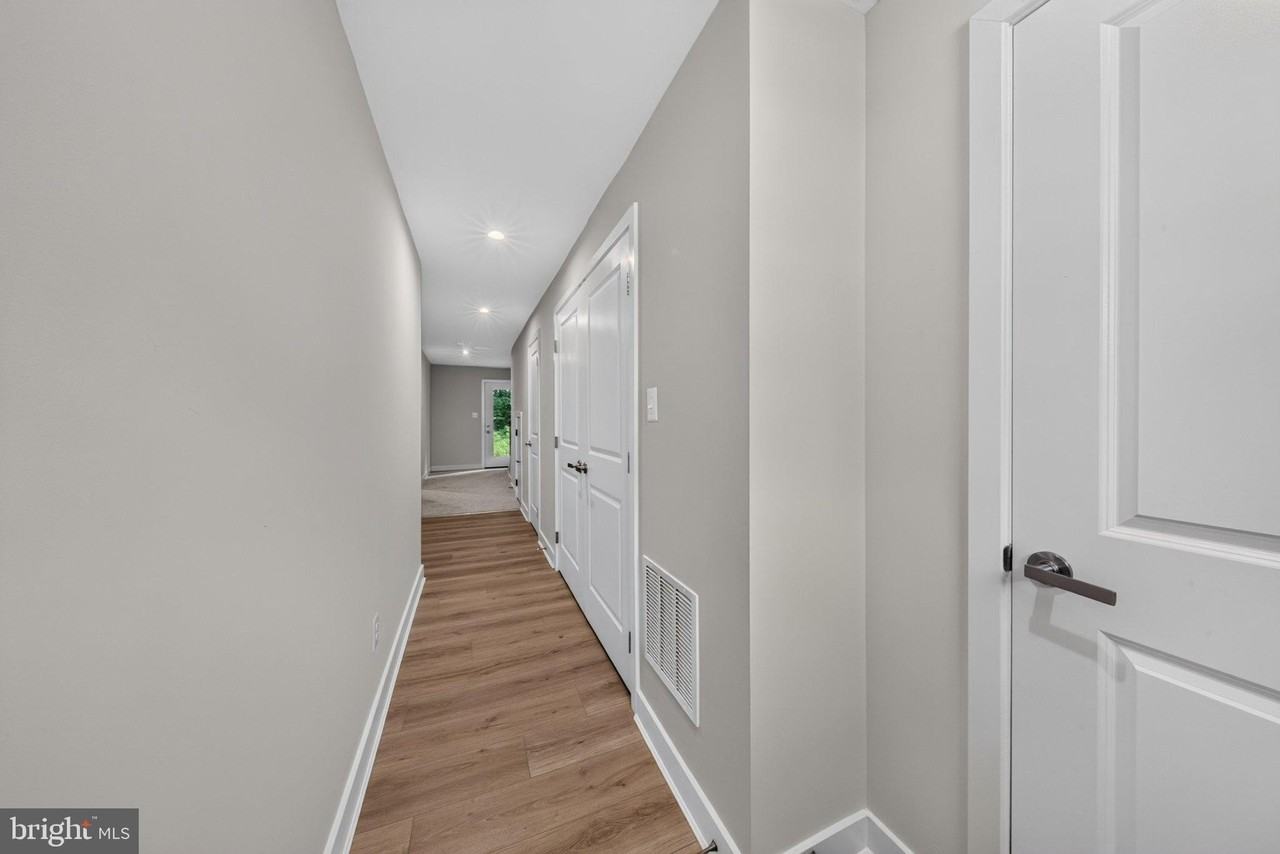 1863 Bergerac Ct - Photo 5 of 39