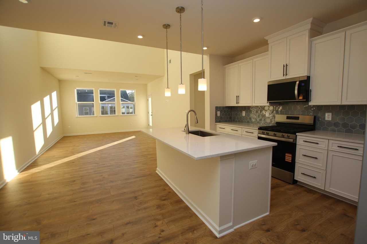 390 Scranton Ln - Photo 3 of 14