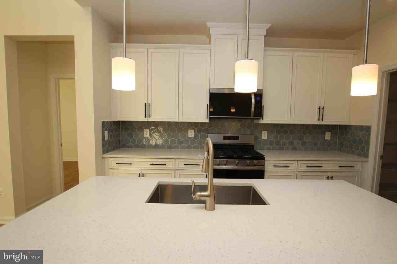 390 Scranton Ln - Photo 4 of 14