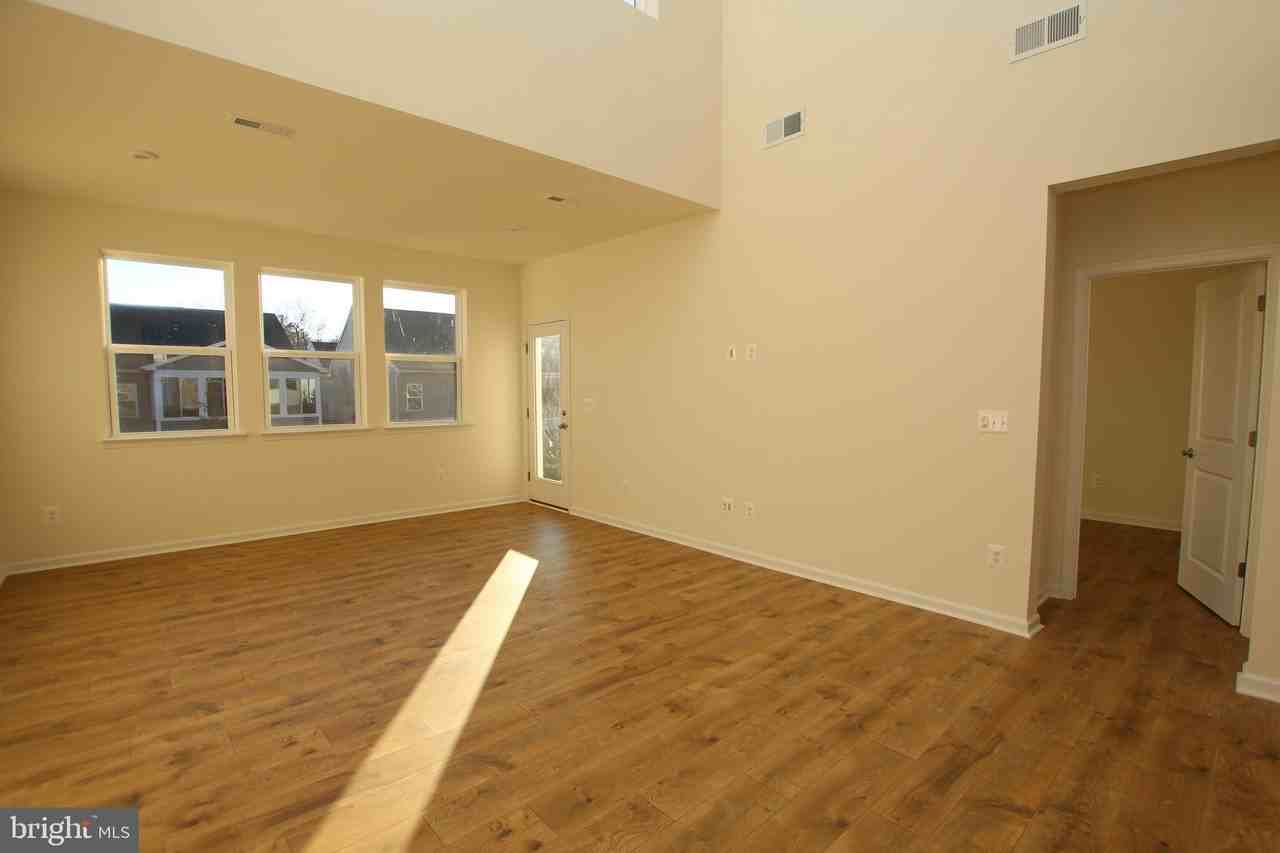 390 Scranton Ln - Photo 5 of 14