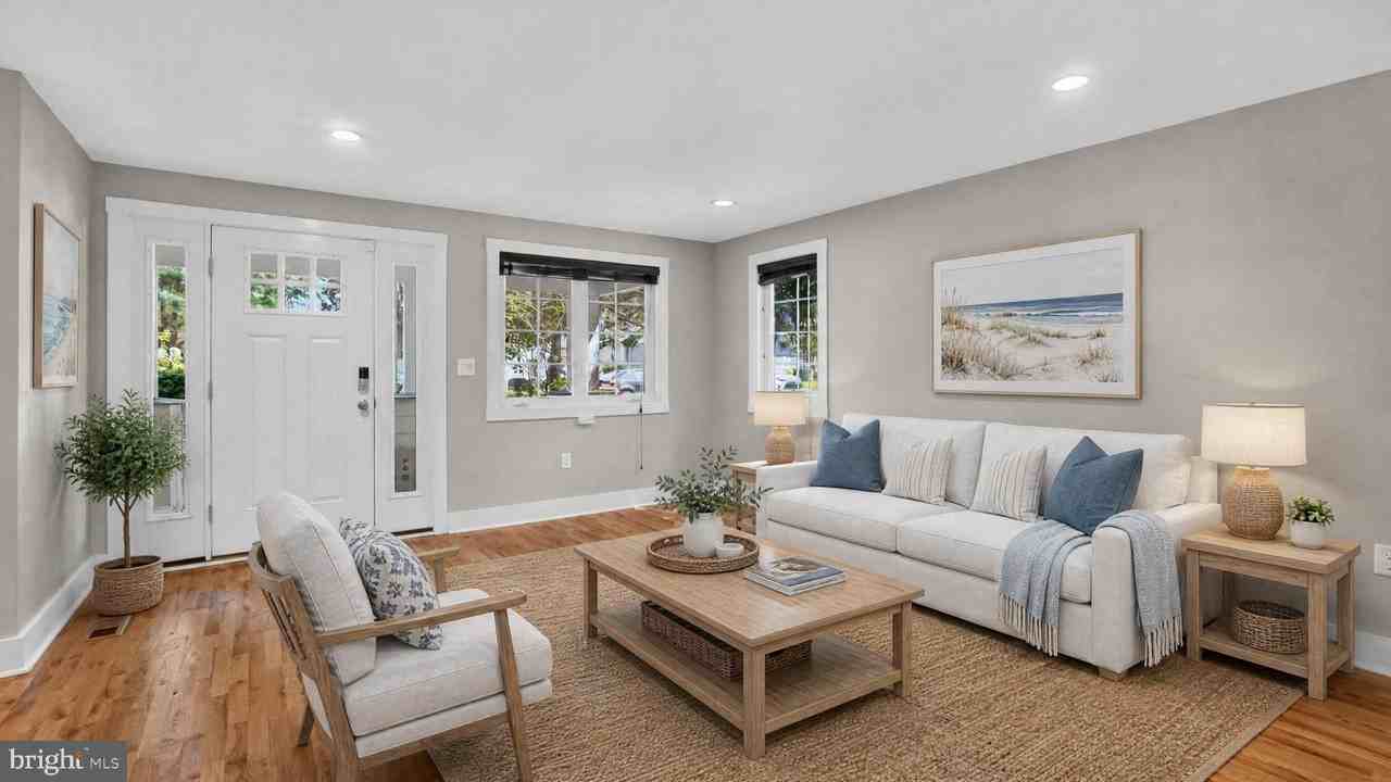 7732 W Shore Rd - Photo 4 of 22