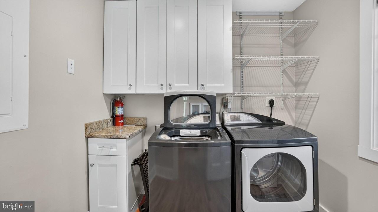 7732 W Shore Rd - Photo 6 of 22