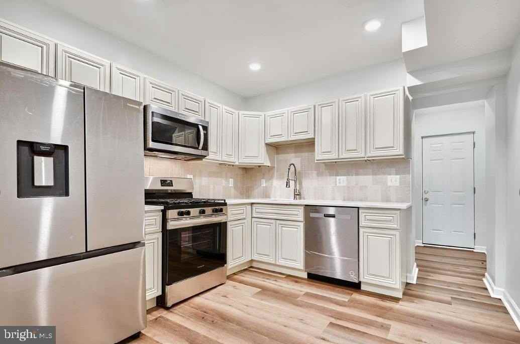 1341 Sargeant St - Photo 4 of 13