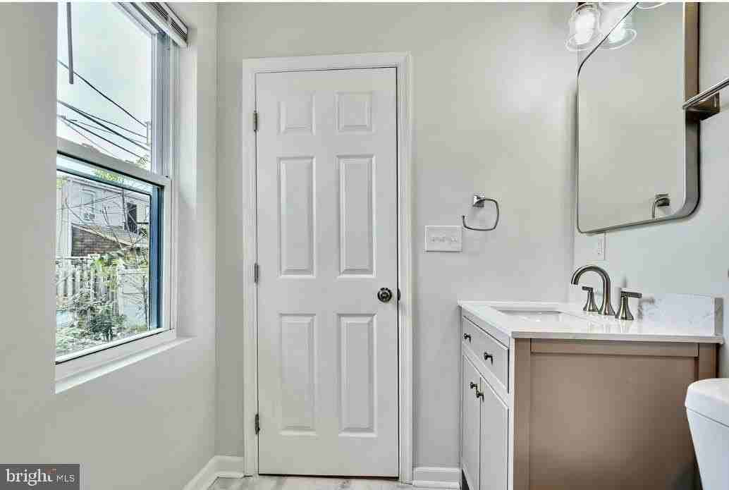 1341 Sargeant St - Photo 7 of 13