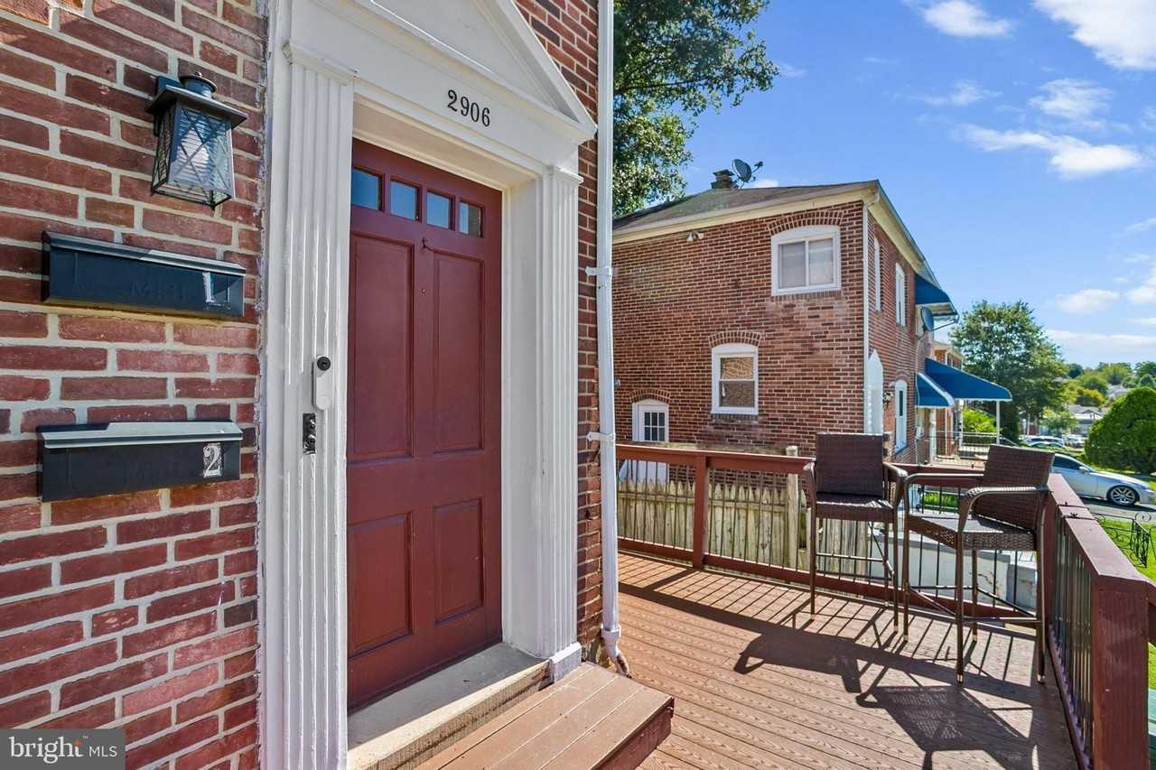 2906 Clearview Ave - Photo 4 of 33