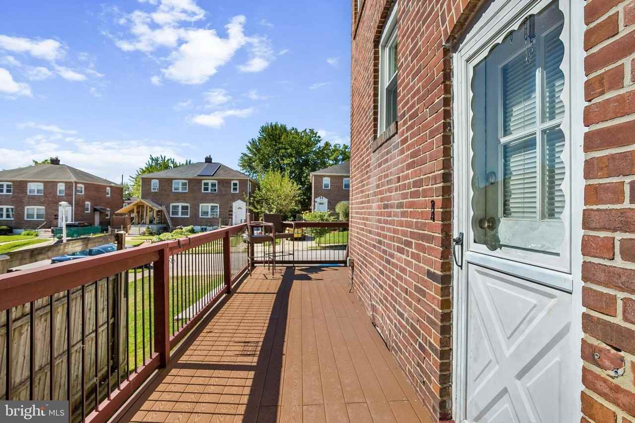 2906 Clearview Ave - Photo 7 of 33