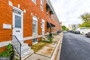 featured image of 2511 Christian St
