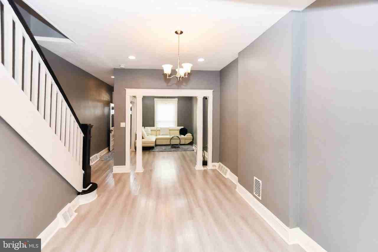 2511 Christian St - Photo 6 of 38