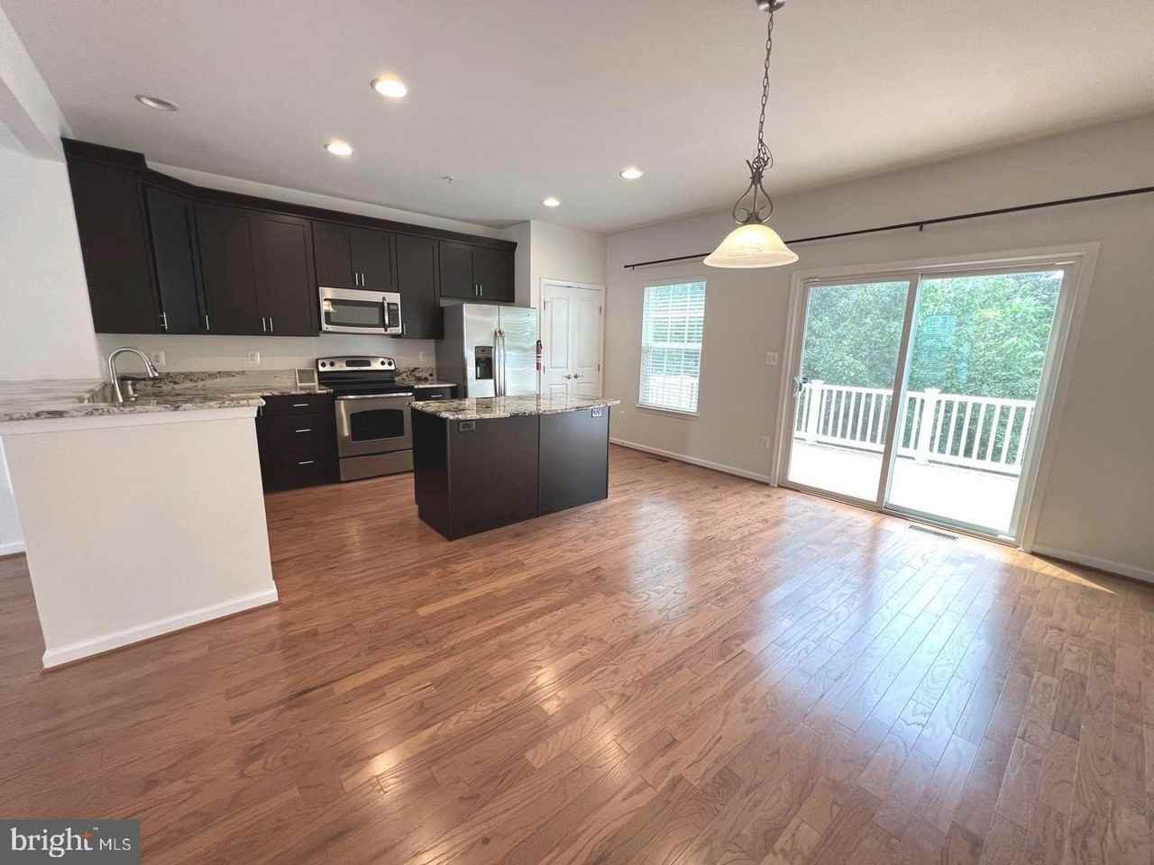 356 Paladium Ct - Photo 5 of 27