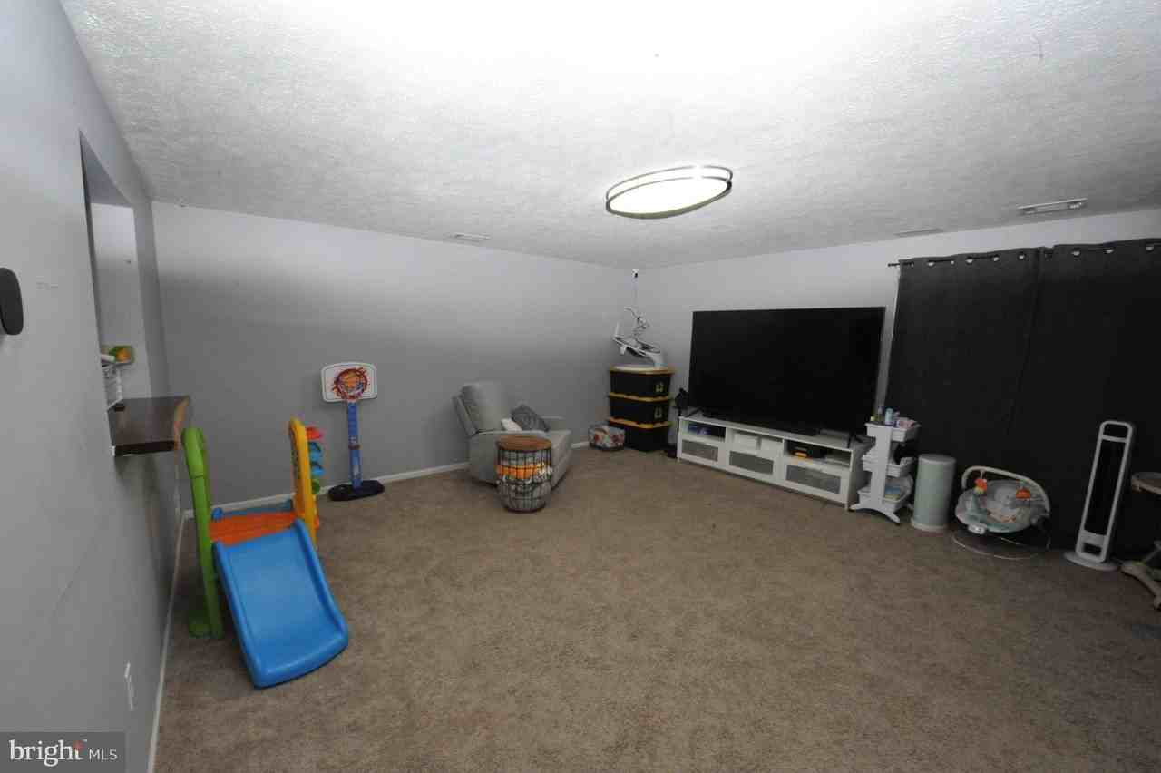 508 Riggs Ct - Photo 3 of 22