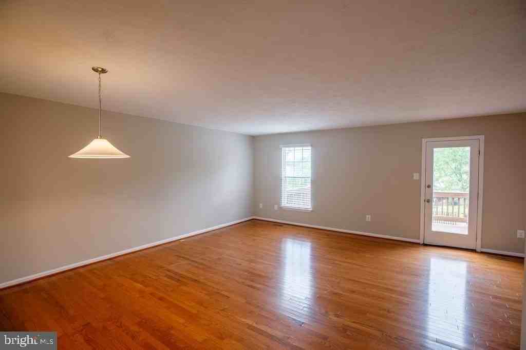 344 Honey Locust Ct - Photo 7 of 21