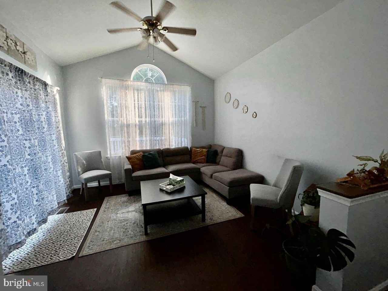 318 Red Haven Ct - Photo 7 of 17