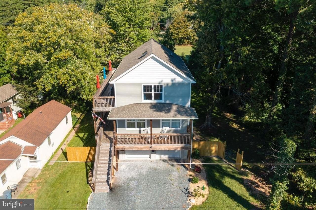 21186 Chesapeake Ave - Photo 4 of 48