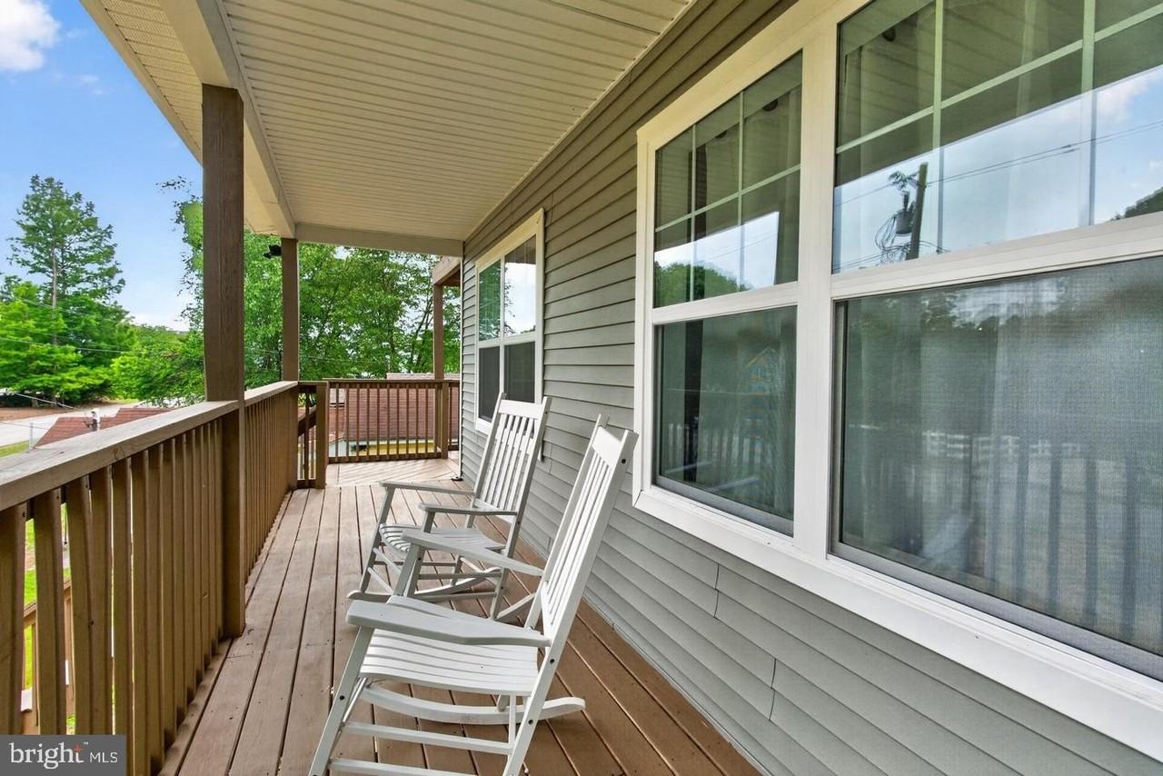 21186 Chesapeake Ave - Photo 7 of 48