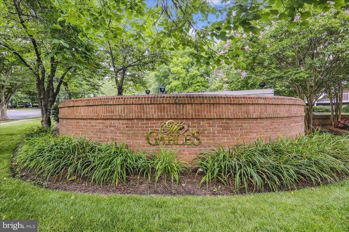 5800 INMAN Circle #350 - Photo 3 of 48