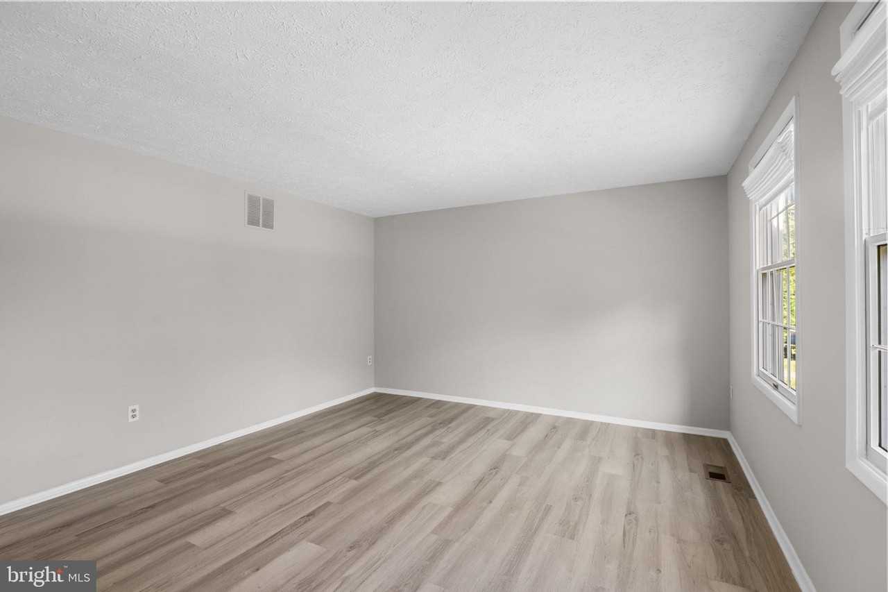 7807 Breezy Down Ter - Photo 6 of 41