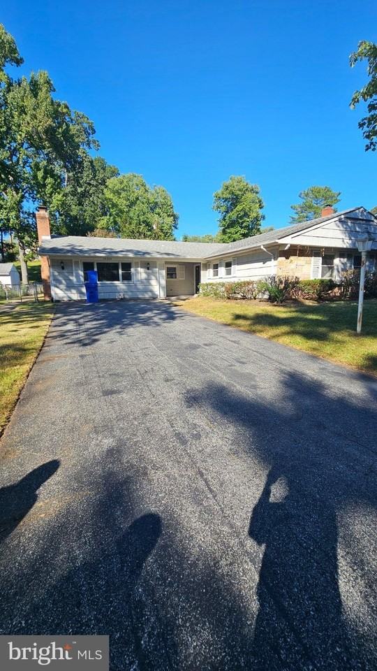 12304 Melling Ln - Photo 3 of 44