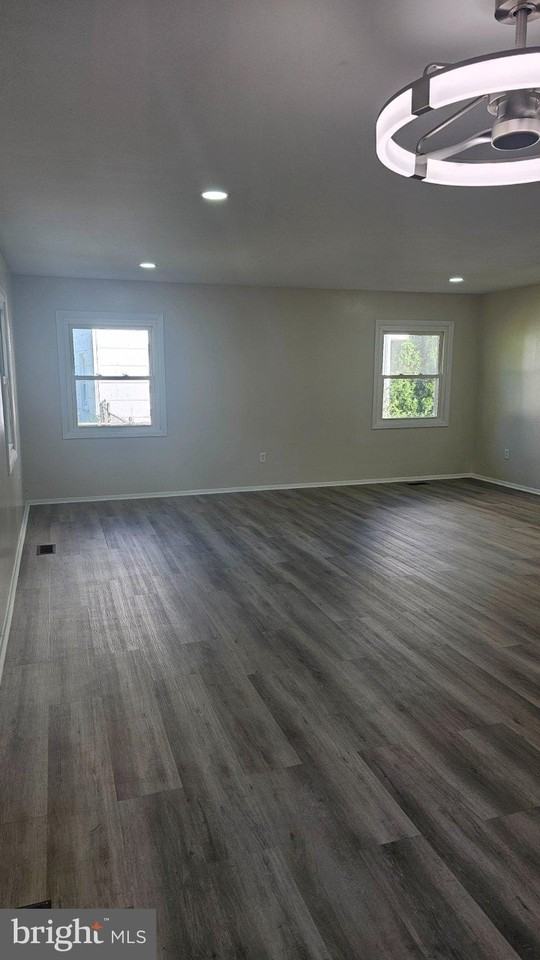 12304 Melling Ln - Photo 5 of 44