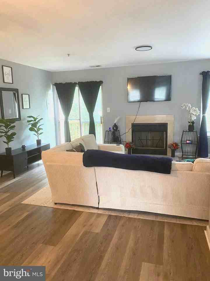 4108 Apple Leaf Way #5 - Photo 5 of 19