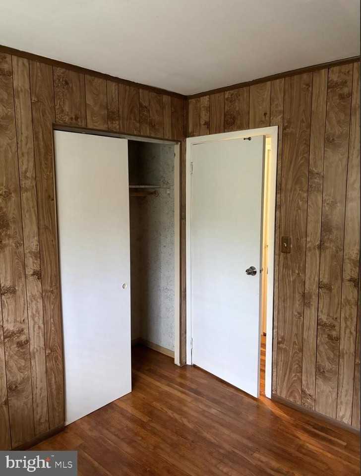 828 Booker Pl - Photo 2 of 35