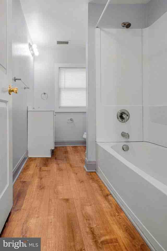 108 Vine St - Photo 6 of 11