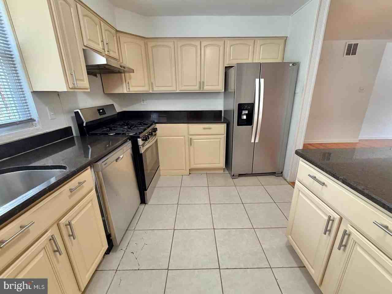 141 Laureba Ave - Photo 7 of 20