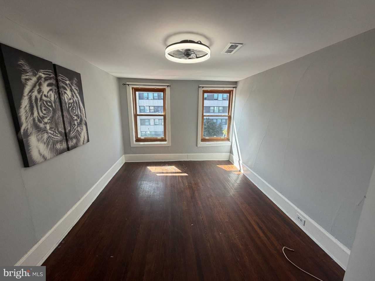 322 S Broad St #3 - Photo 4 of 9