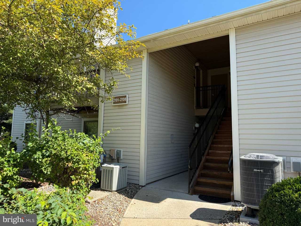 2104 Aspen Dr - Photo 2 of 13