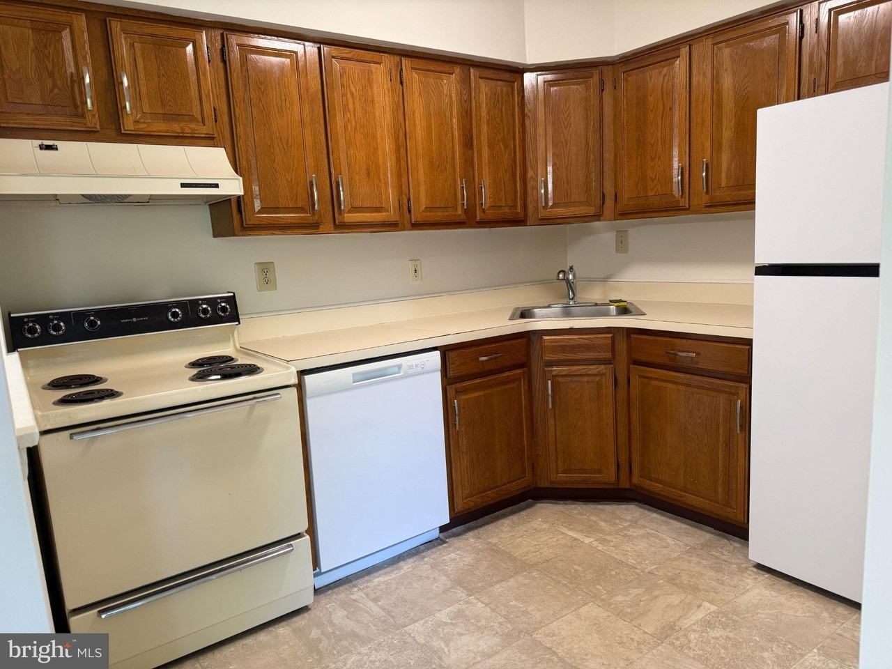 2104 Aspen Dr - Photo 6 of 13