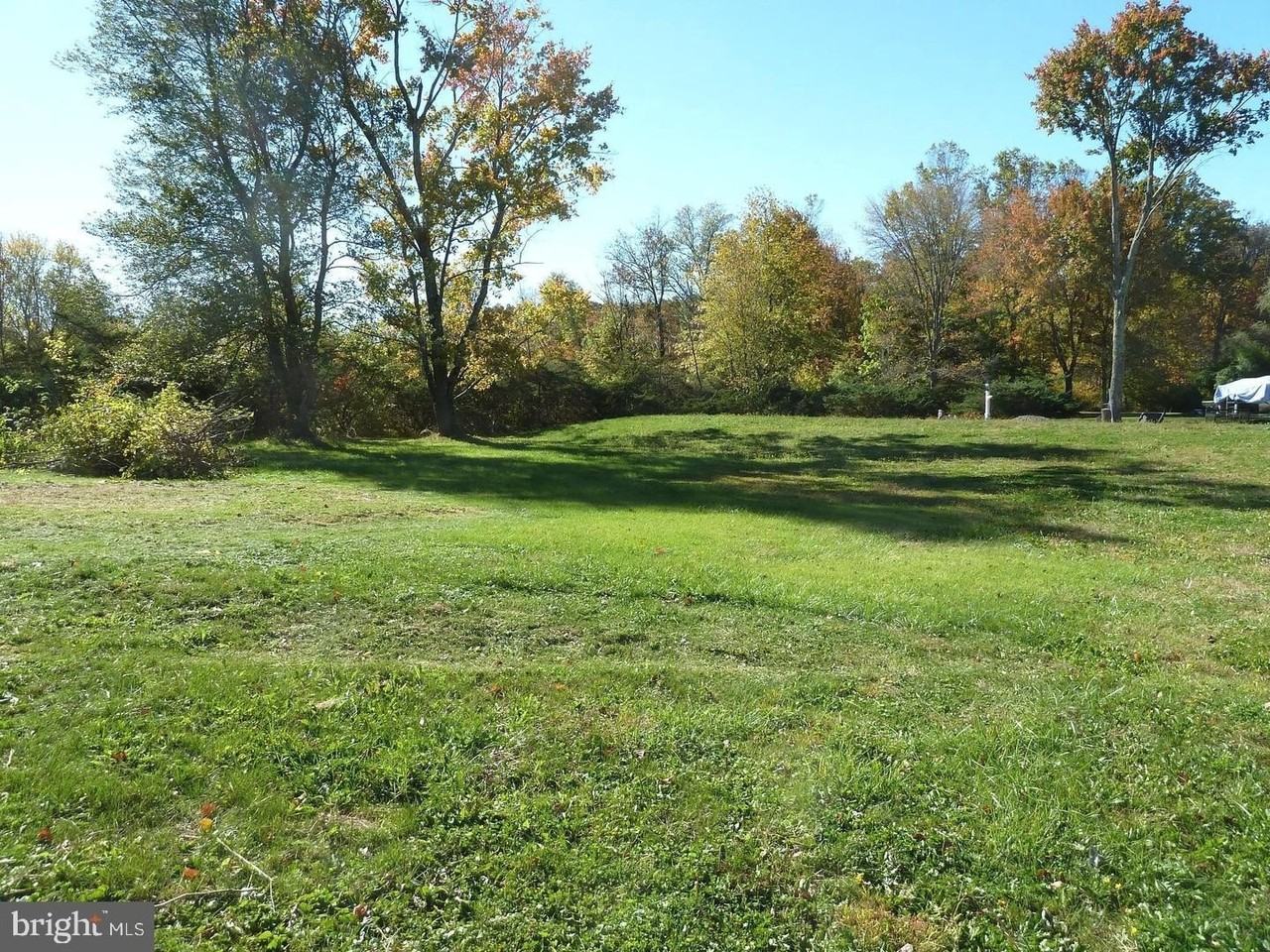 2744 Bedminster Rd - Photo 2 of 21