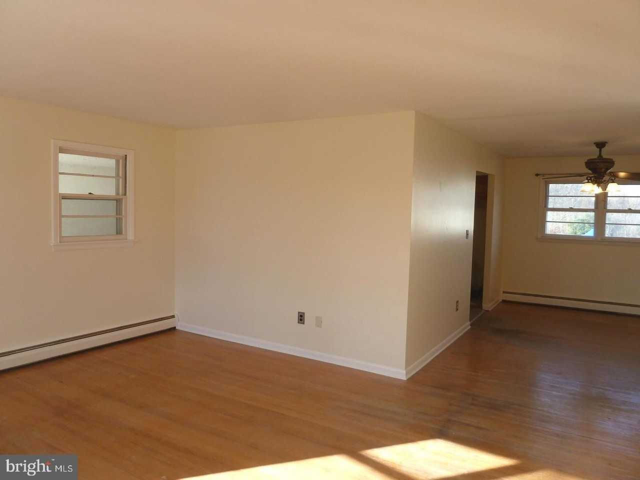 2744 Bedminster Rd - Photo 4 of 21