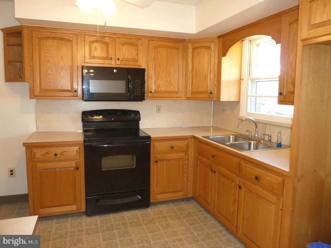 2744 Bedminster Rd - Photo 6 of 21