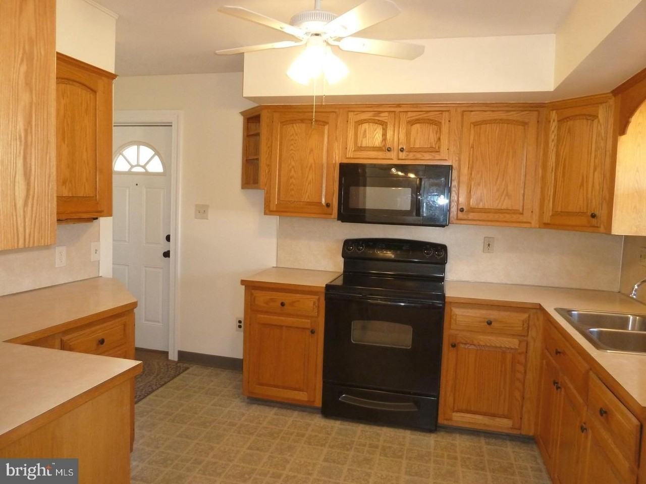 2744 Bedminster Rd - Photo 7 of 21