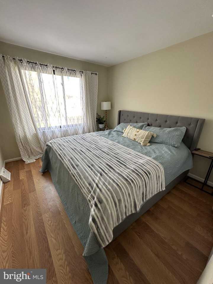 572 Atwood Ct - Photo 3 of 7