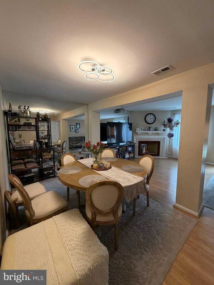 572 Atwood Ct - Photo 6 of 7